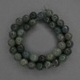 Mărgele din jasper verde, tăiate, cu diametrul de aproximativ 10 mm, pe șnur de 37 cm