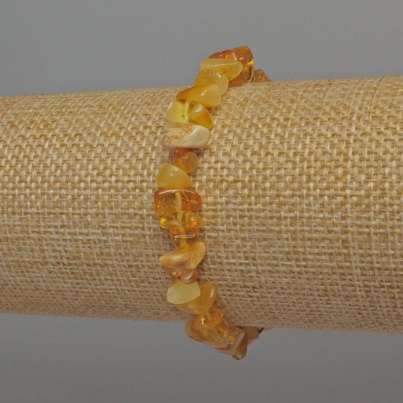 Brățară cu cioburi de chihlimbar, diametrul 7x4 mm, lungime 18 cm, elastică