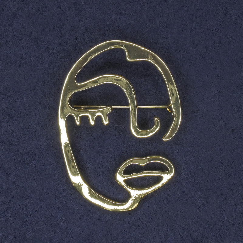 Broșă Accent Față 34×47 mm ± metal auriu