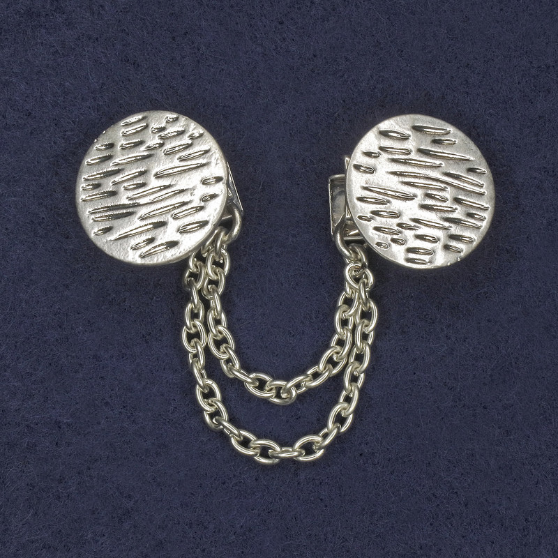 Broșă-clamă pentru cardiganuri, metal argintiu, diametrul 20 mm, lanț de 9 cm