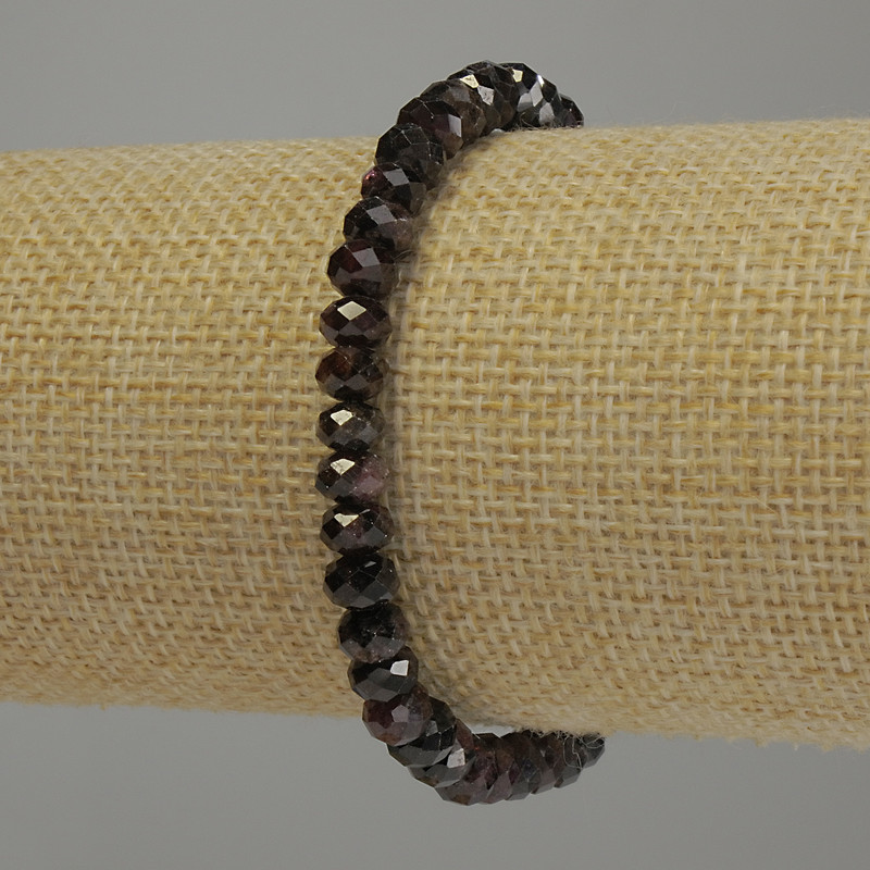 Brățară din granat, rondeluri tăiate, diametrul 6×4 mm, lungime 18 cm, elastică