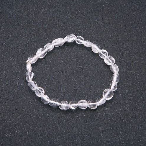 Brățară din cristal de munte pe elastic, mărgele rotunjite, diametru 7×9 mm (±), circumferința 18 cm