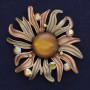 Broșă «Floare», diametru aproximativ 63 mm, culoare maro, email, strasuri, pe magnet