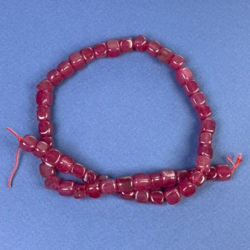 Mărgele turmalin cub 7x7mm +/- pe șnur, lungimea 37 cm+