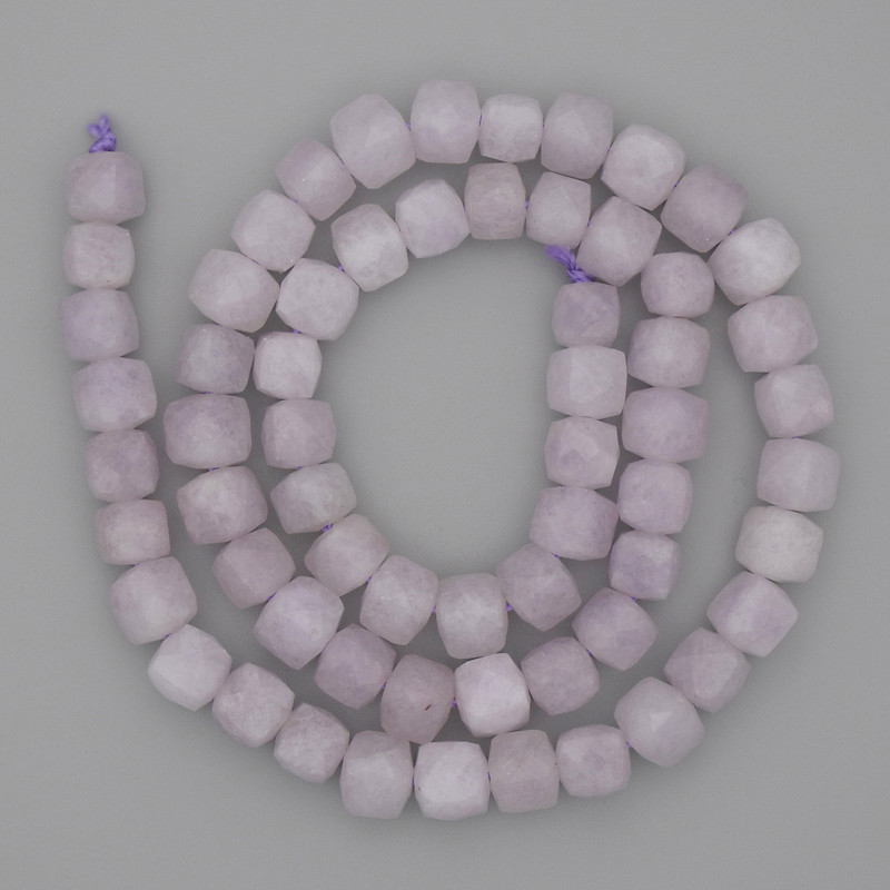 Mărgele Kunzit pe șnur, cub facetat, diametrul 7×7 mm, lungimea 39 cm