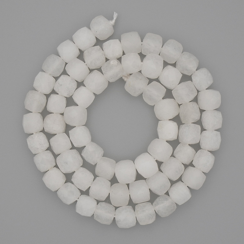 Mărgele de cuarț alb, cub facetat 6,5 mm, pe șnur, lungime 39 cm+