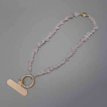 Breloc cu lanț pentru telefon din cuarț roz - fragmente 4–9×2,5 mm ±, inel, diametrul 24 mm ±, lungime 24 cm ±