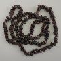 Mărgele din granat mărunțite, diametrul 4-10×3-5 mm, lungime aproximativă 80 cm, pe fir