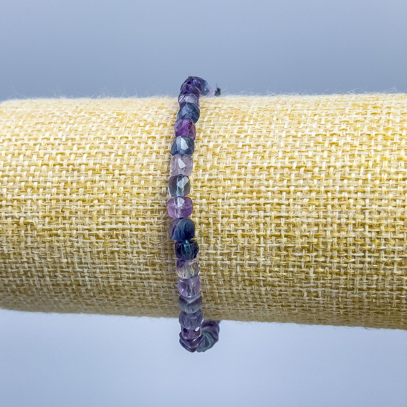 Brățară cu fluororit, piatră naturală, cuburi facetate de 4x4 mm, lungime 18 cm (elastic)