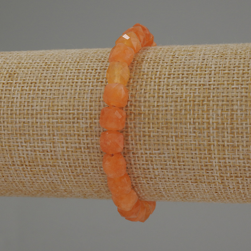 Brățară din nefrit Mashan, cuburi facetate, diametrul 7x7 mm, lungime 18 cm, pe elastic