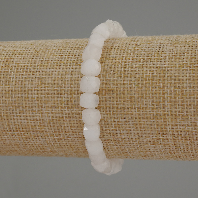 Brățară din cuarț alb, cub facetat, diametru 6 mm, lungime 18 cm ±, pe bază elastică