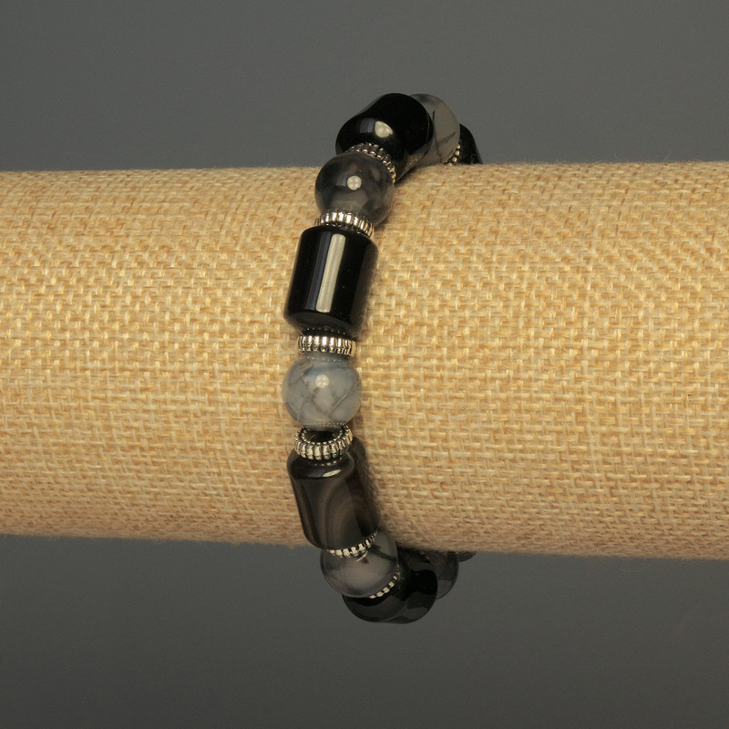 Brățară din agat cilindric, diametrul 14×108 mm, mărgele «Venele dragonului» 10 mm, lungime 18 cm, elastic