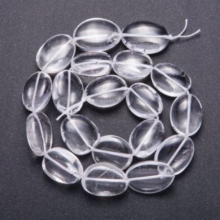 Mărgele din piatră naturală – cristal de munte, rotunjite, diametru 14–19×14–17 mm, lungime 40 cm, pe șnur
