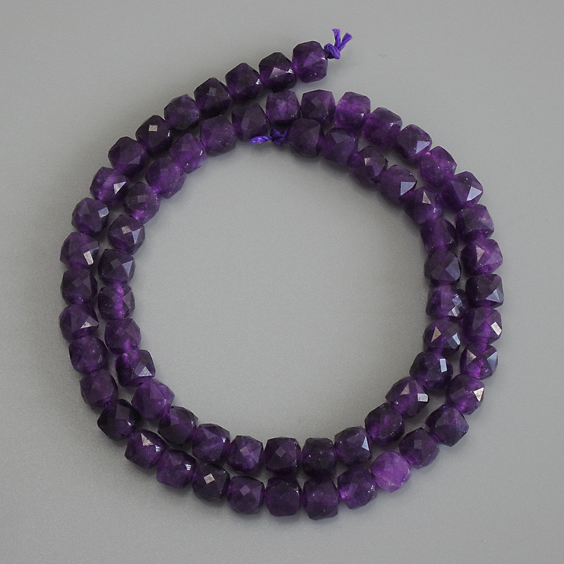Mărgele de sugilit, cub facetat, diametrul 6×6 mm, lungime 37 cm, pe șnur