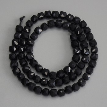 Mărgele de turmalin tăiate cuburi 5x5 mm, pe șnur, lungime aproximativă 37 cm