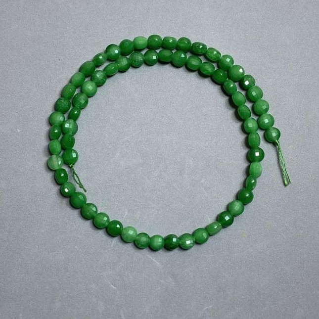Mărgele chrysoprază, formă de monedă facetată, diametrul de 6 mm, lungime aproximativă 39 cm, pe șnur