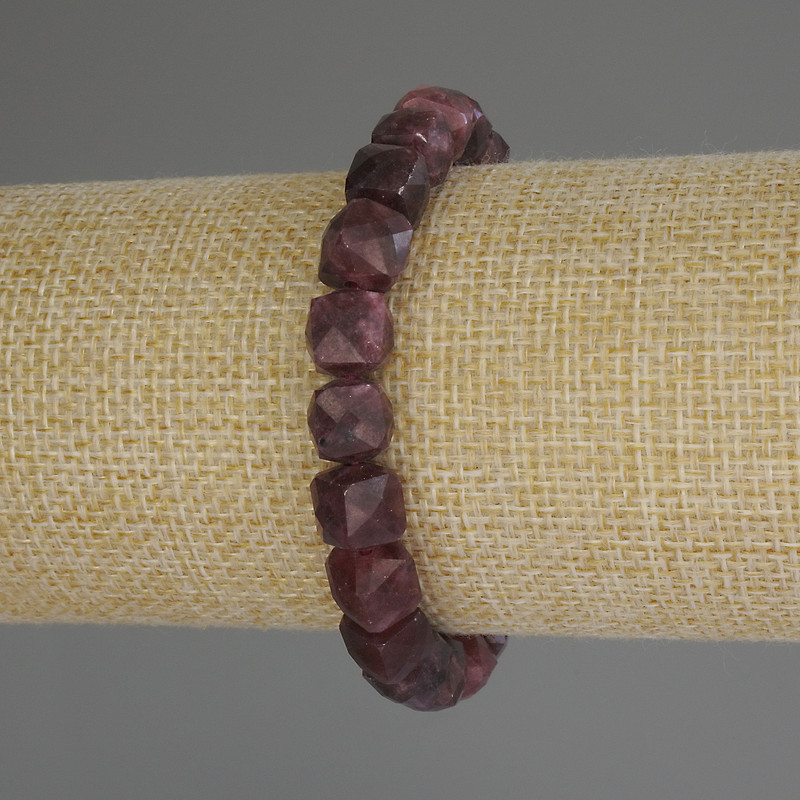 Brățară din turmalin, cuburi tăiate, diametru 8×8 mm, lungime 18 cm (elastică)