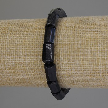 Brățară cu turmalin, piatră prelucrată, tăiată, diametrul 12x7 mm, lungime 18 cm, pe elastic
