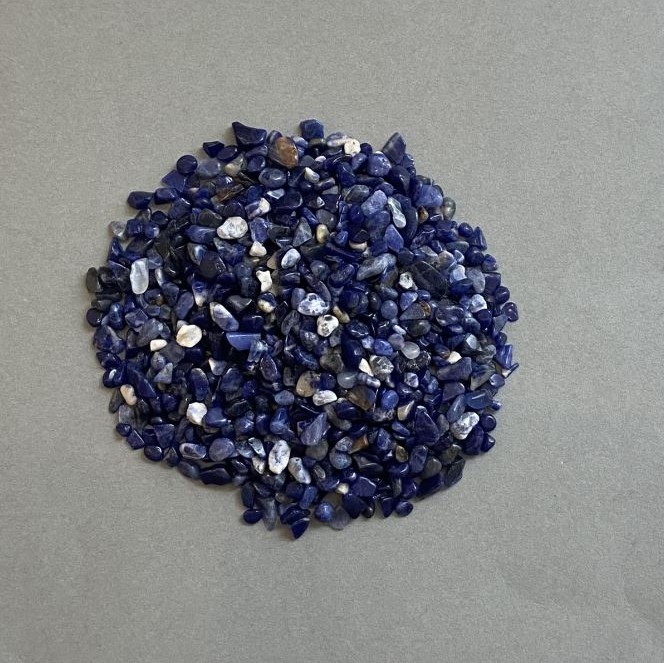 Cioburi de sodalit natural fără gaură 3-4x4-6 mm (pentru 100 g)
