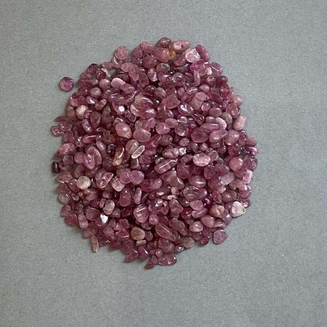 Granule naturale de turmalin fără gaură, 3-7×3-5 mm +/- (la 100 g +/-)