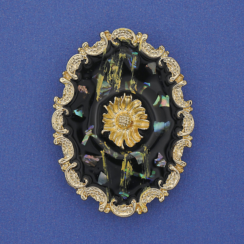 Broșă Haliozit, metal auriu, 43×32 mm+