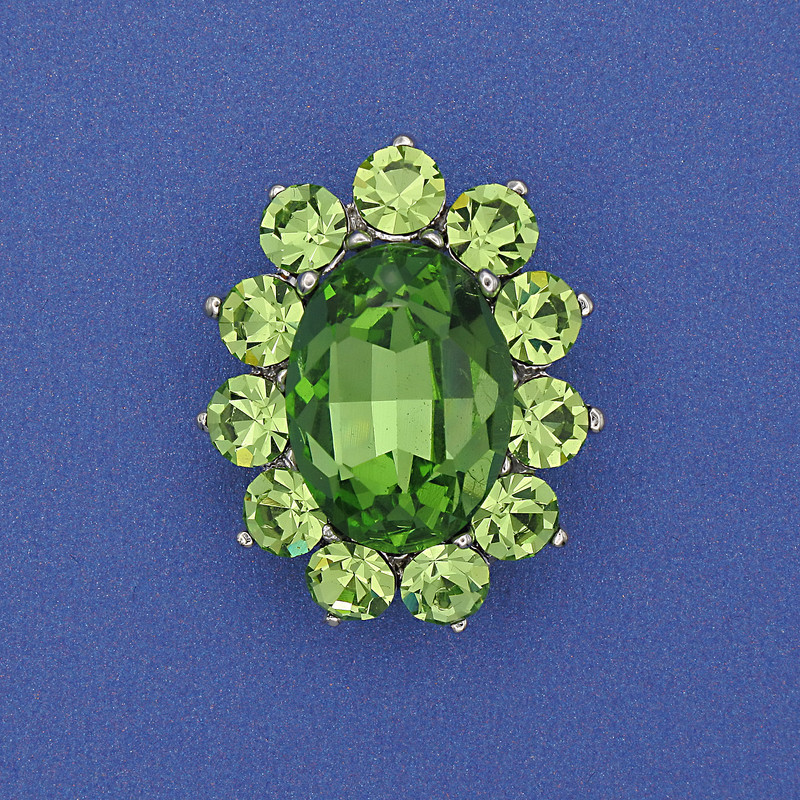Broșă Accent cu cristal verde și strasuri, metal argintiu 30x24 mm+