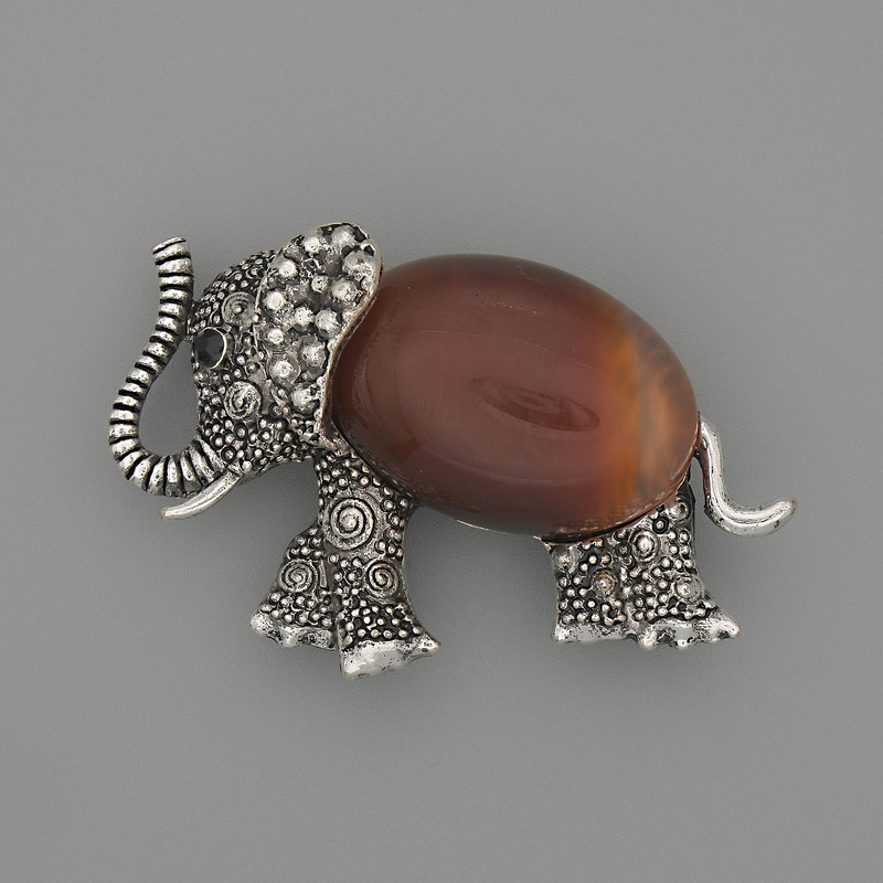 Broșă-colier cu elefant din carneol, 45×27 mm ±, marcasite negre, metal argintiu