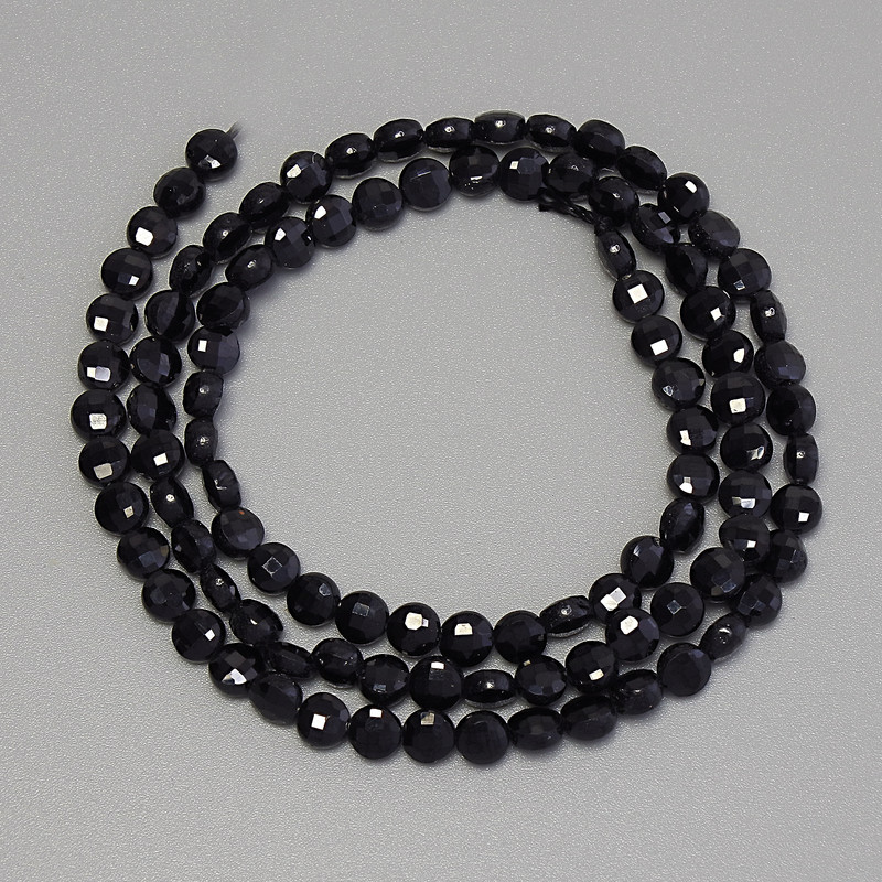 Mărgele din turmalin negru, în formă de monedă tăiată, diametrul 4 mm ±, pe șnur, lungime 39 cm+