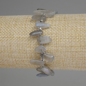 Brățară din labradorit cu pietre fațetate în formă de fluture «Fluture», diametrul 10-18×5-6 mm, mărgele de 3 mm, lungime 18 cm ±, bază elastică