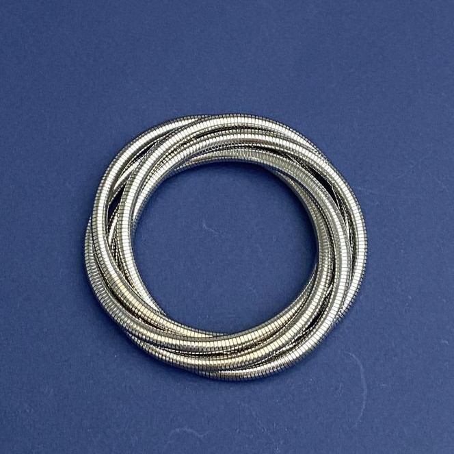 Brățară elastică, flexibilă, din metal argintiu