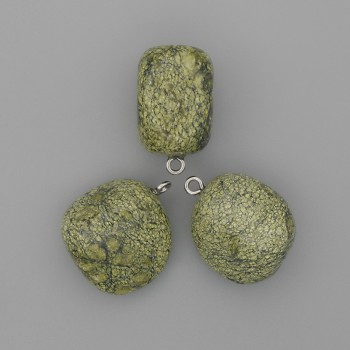 Pandantiv serpentină cub 22x22 mm+-, lungime 26 mm+-