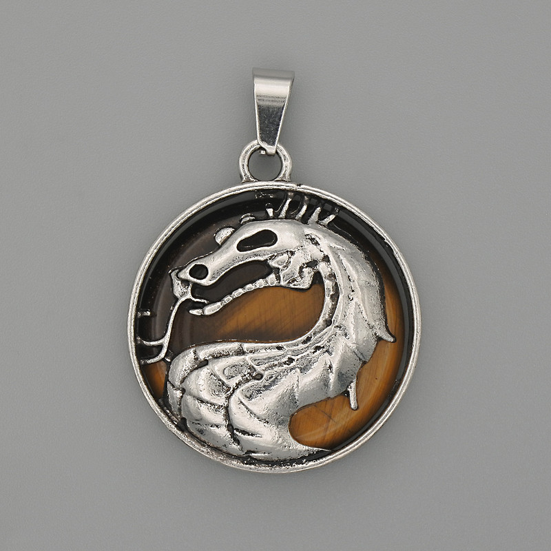 Pandantiv Dragon în cerc cu ochi de tigru, diametrul de 28 mm ±, lungimea de 38 mm ±, metal argintiu