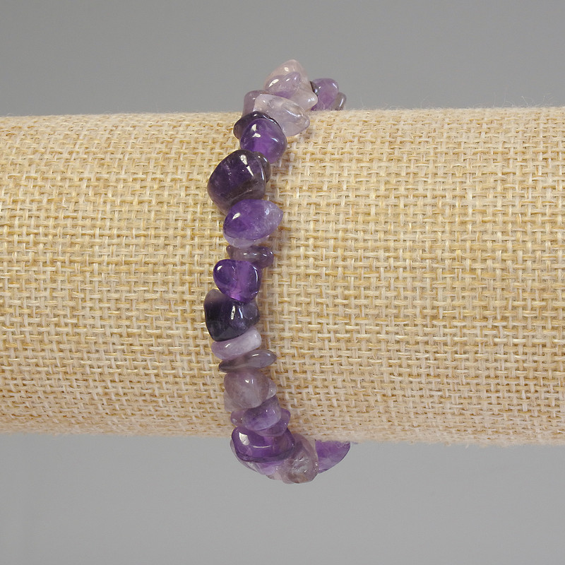 Brățară din fragmente de ametist, diametru 6–12×2–4 mm, lungime 18 cm, elastic