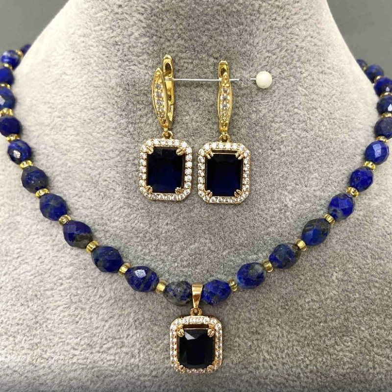 Set choker lazurit cu mărgele tăiate 8x6 mm, lungime 41 cm ± lanț extensor de 5 cm, cercei 35x13 mm ± cristal albastru