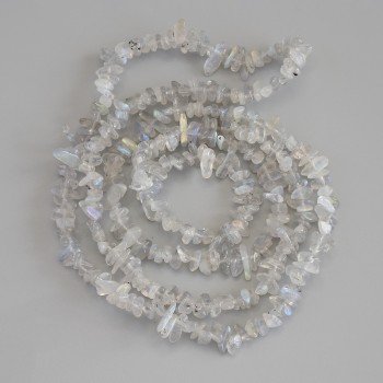 Mărgele de labradorit zdrobite, diametrul 7–9×2–3 mm, lungime 78 cm, pe fir