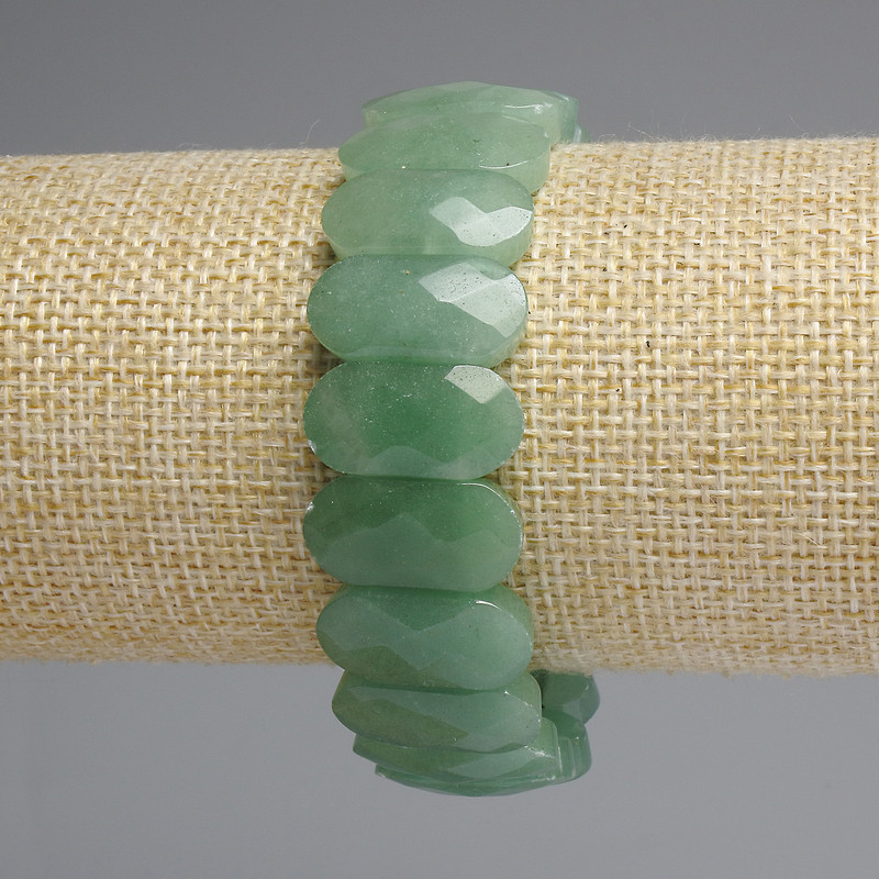 Brățară din nefrit, zale tăiate rotunjite, diametrul 20x10 mm, lungime 18 cm, elastică