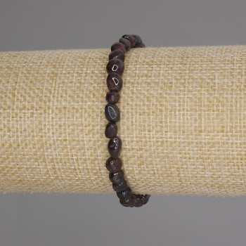 Brățară din granat tăiat facetat, diametrul 6-9×5-7 mm, lungime 18 cm pe elastic
