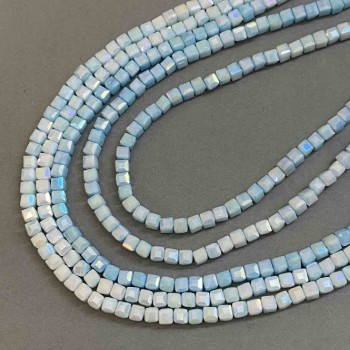 Mărgele din cristal ceh, albastru multicolor, cu luciu irizat de tip benzină, pe șnur, cub cu fațe, diametrul 4x4 mm, lungime 38 cm