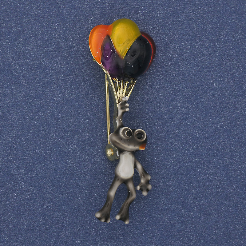 Broșă-pandantiv «Broască cu baloane» email, metal auriu, 48x17mm+