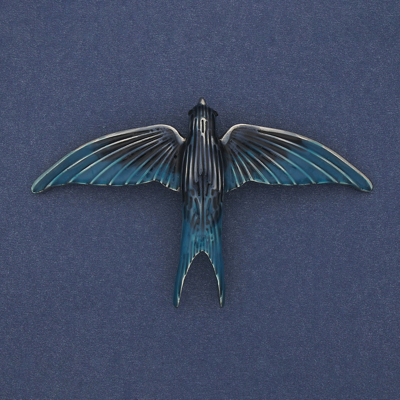 Broșă-pendulă Rândunică, email gri-albastru, metal argintiu, 78x50 mm+