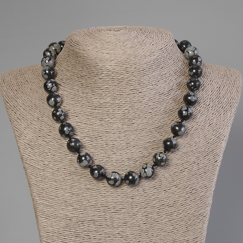 Colier din obsidian de zăpadă, bile netede, diametrul 12 mm, lungime 50 cm, cu închizătoare