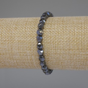 Brățară din hematit cu fețe multfacetate, diametrul aproximativ 6×5 mm, lungime 18 cm, pe bază elastică