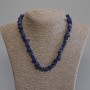 Colier din lazurit – cioburi, diametrul 6-13×2-7 mm, lungime 50 cm ±, cu închizătoare