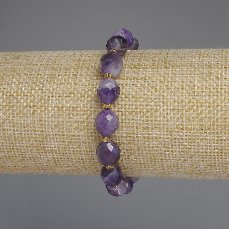 Brățară din ametist Șevron – mărgele facetate 10x8 mm, 5 mm +/-; mărgele 3 mm +/-; lungime 18 cm +/- pe elastic