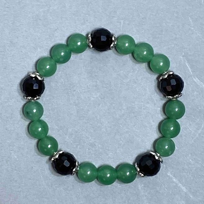 Brățară cu bile de nefrit, diametru 8 mm, mărgele tăiate din cristal ceh, 10 mm, lungime 18 cm, elastic
