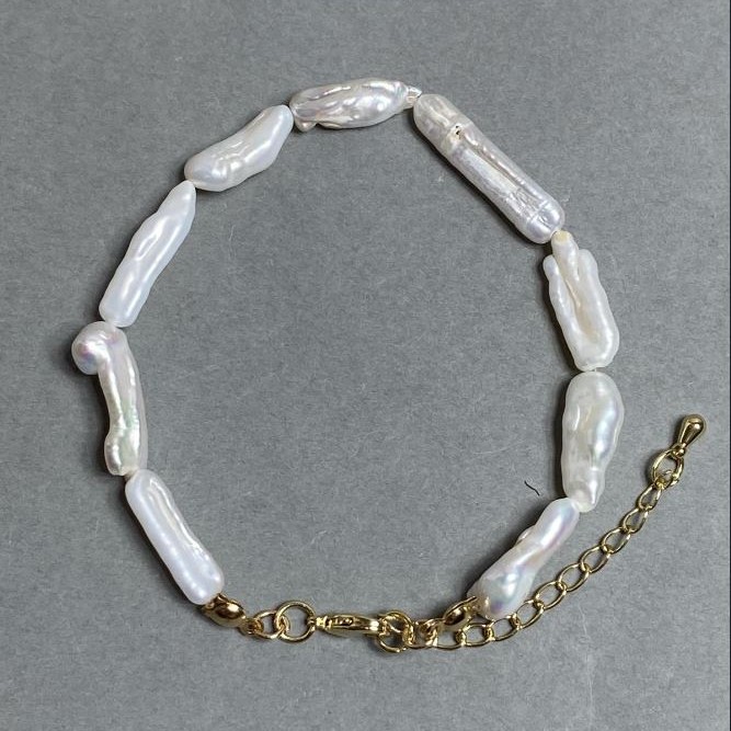 Brățară barocă de perle 16–20×5–8 mm, lungime 18 cm + 5 cm lanț prelungitor