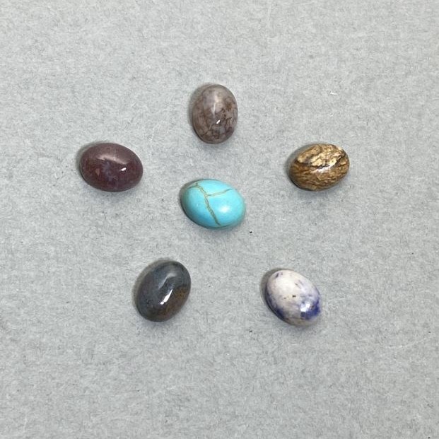 Set cabochonuri asortate (turcoaz, jasp, agat, sodalit) 8×6 mm +- 6 buc.