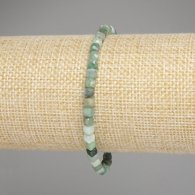 Brățară din smaragd, cuburi facetate, diametru 4x4 mm, lungime 18 cm, pe elastic