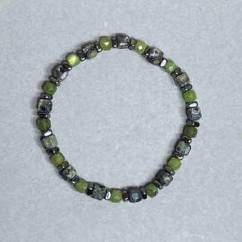 Brățară din jadelit facetat, cuburi de 3,5 mm ±, jasper Oceanic de 5 mm ±, hematit rondel 4x2 mm ±, lungime 18 cm, elastică
