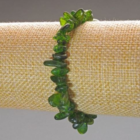 Br țară din cromdiopsid, pietre ovale, dimensiuni 9x3 mm, lungime 18 cm (elastic)